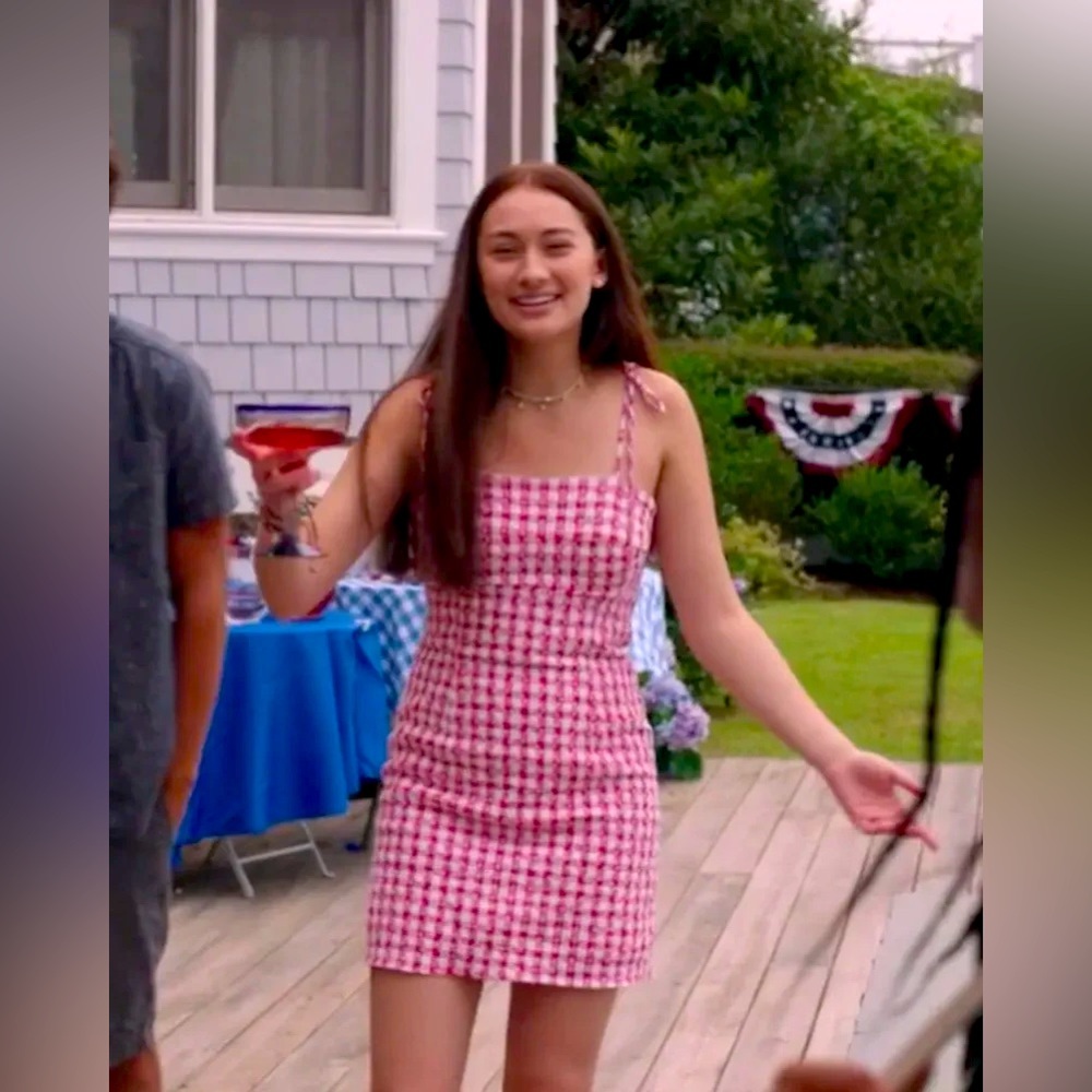 Belly’s 4th of July Dress - The Summer I Turned Pretty TSITP - NWOT Bardot dress